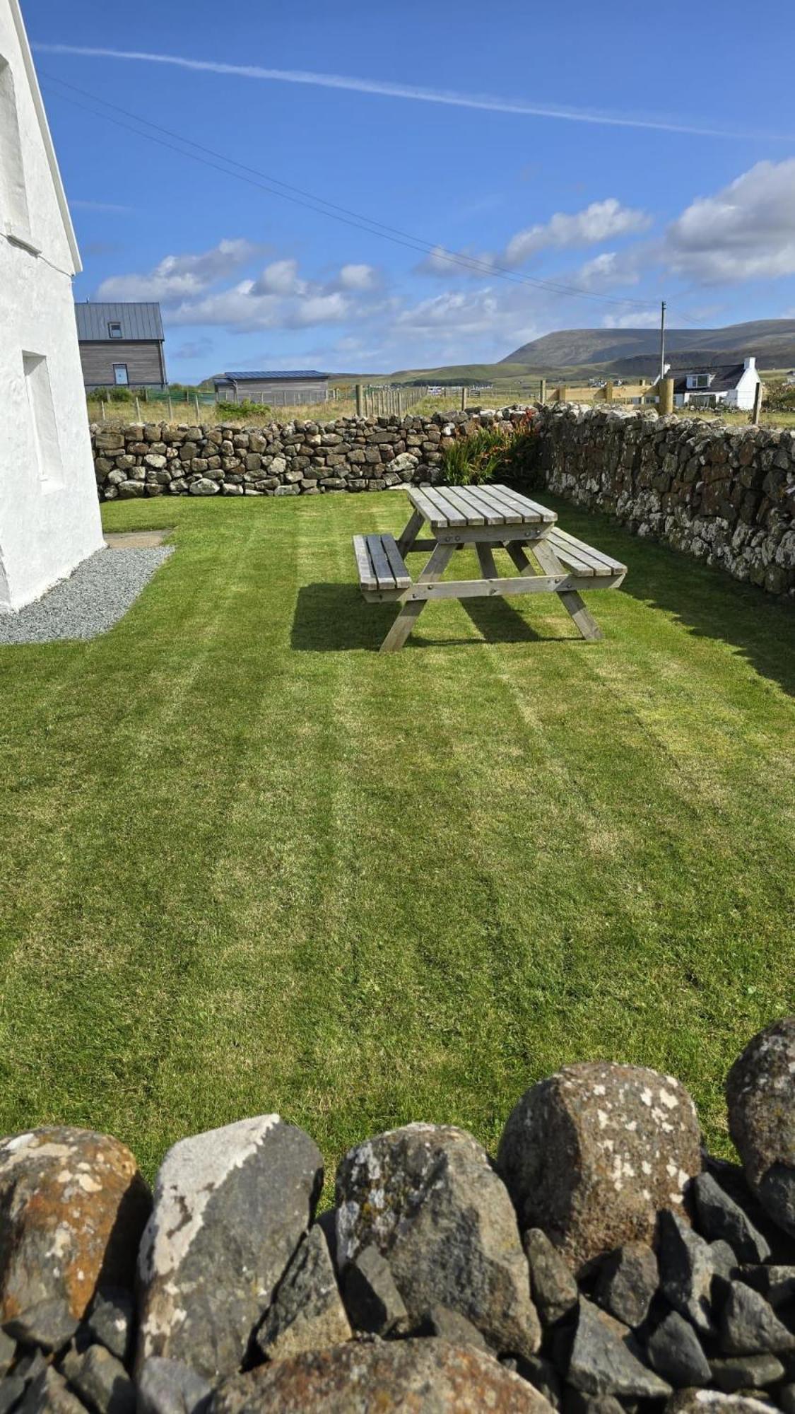 Cnoc Ruaraidh Cottage Kilmuir  Kültér fotó